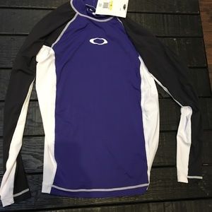 Oakley women’s rash guard